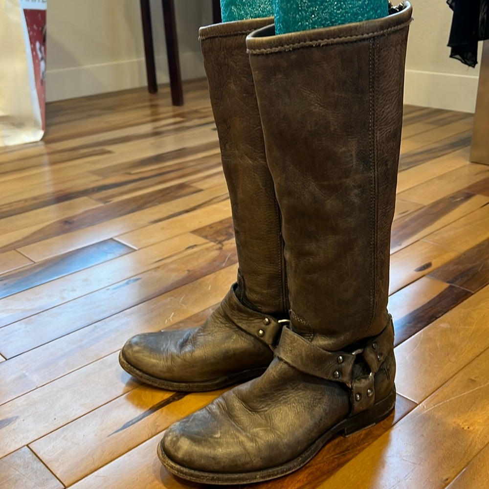 Frye Phillip Tall Harness Boots sz 6.5